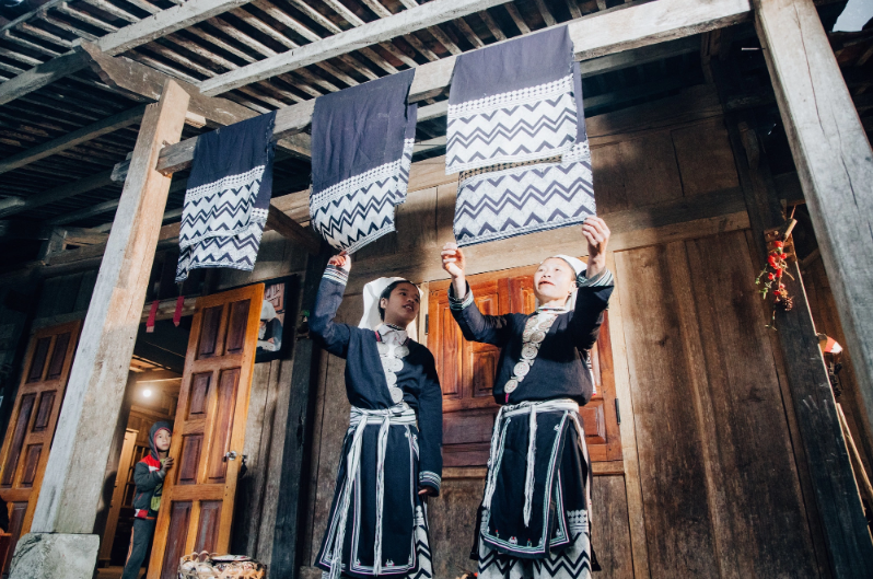 Trải nghiệm không gian “Sáp ong - Sắc chàm” độc đáo