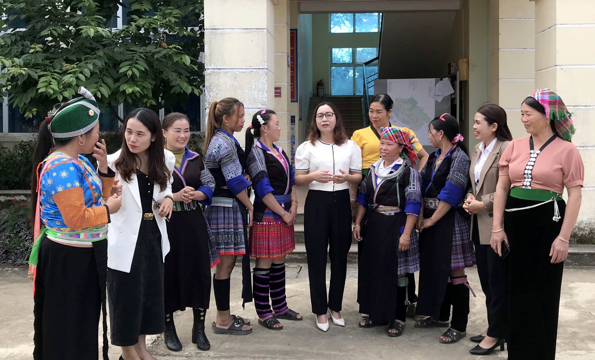 Đối thoại chính sách “Phụ nữ với phòng chống bạo lực gia đình và tảo hôn