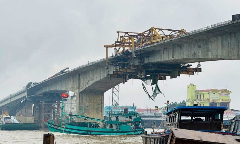 Hợp long dự án cầu lớn nhất Cà Mau