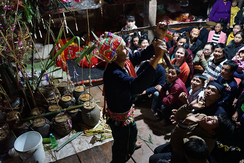 Bức tranh văn hóa dân tộc Kháng