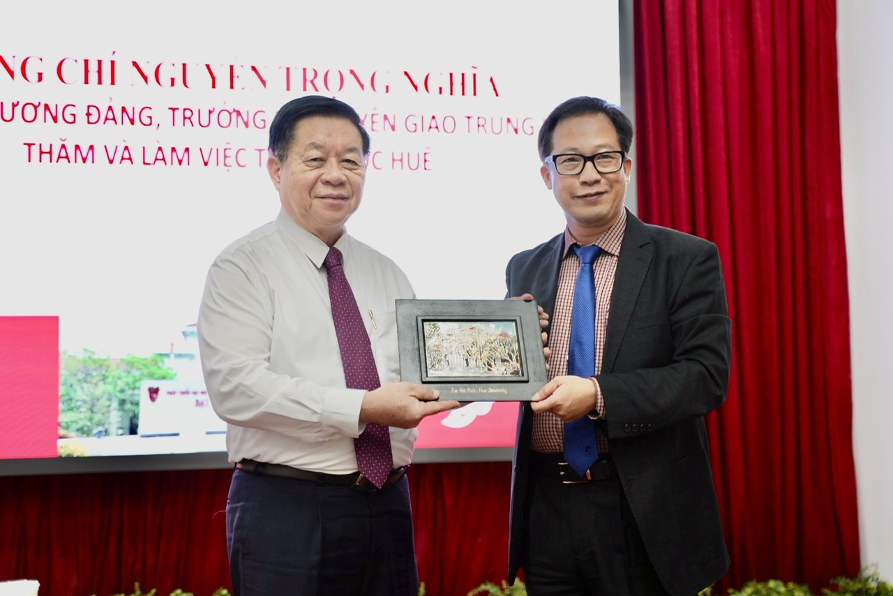 Phát triển Đại học Huế trở thành Đại học Quốc gia