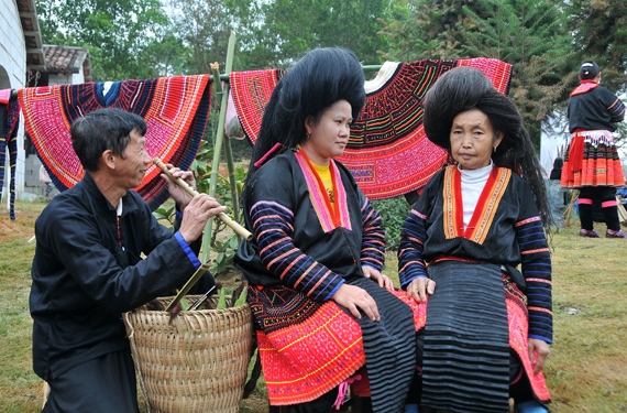 Mỹ tục trên mái tóc phụ nữ vùng cao