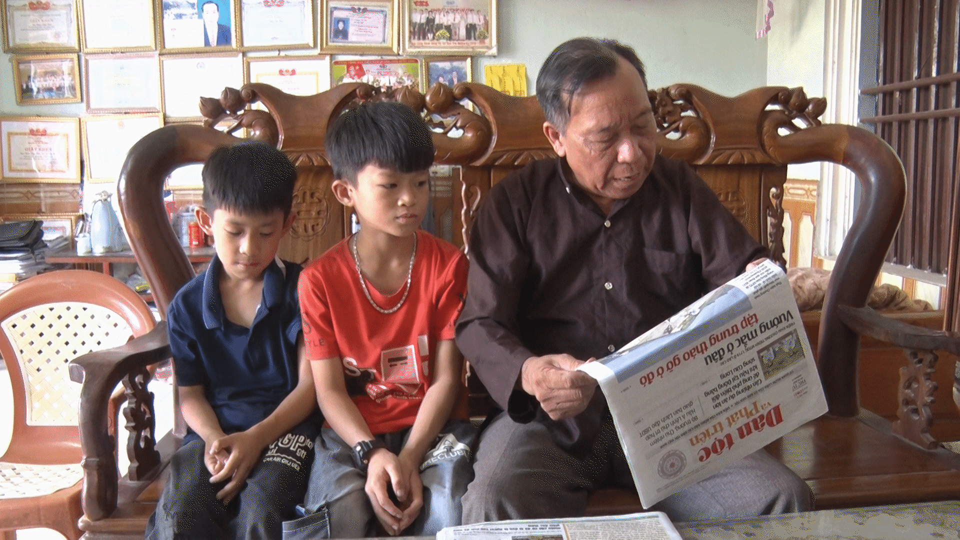 Phát huy vai trò tuổi cao, gương sáng của người có uy tín