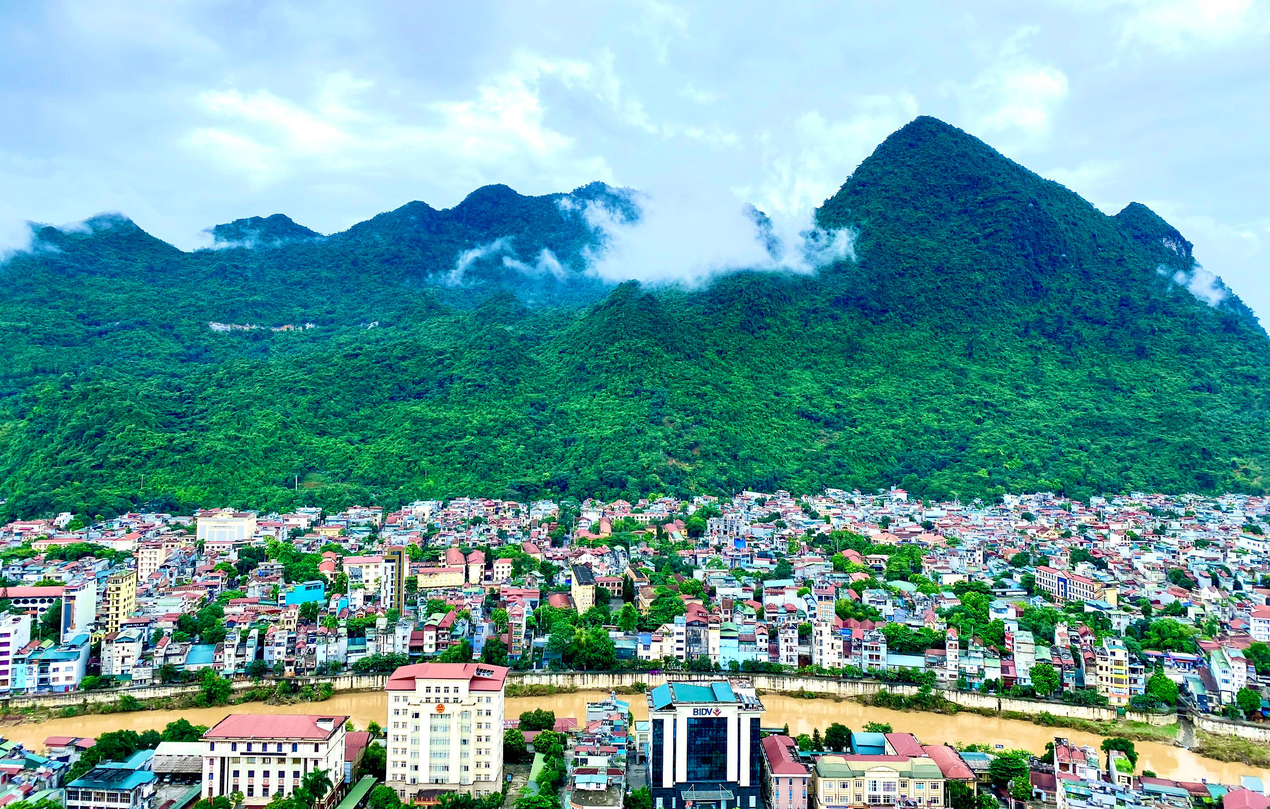 Đưa Hà Giang phát triển theo hướng xanh, bản sắc, bền vững và toàn diện