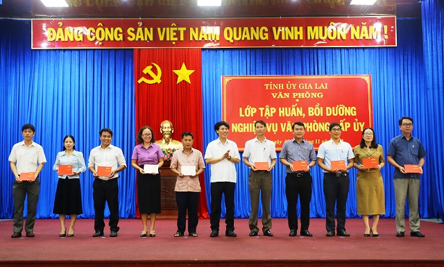 Gia Lai Tập huấn, bồi dưỡng nghiệp vụ văn phòng cấp ủy