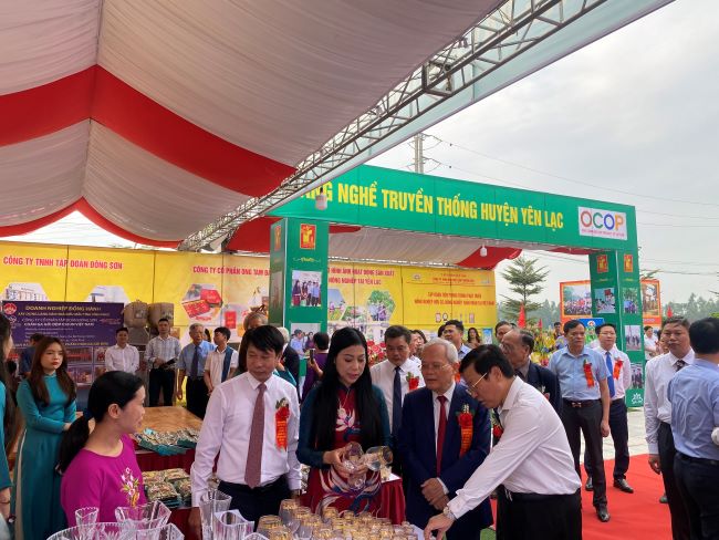 Bài 2 Khi ý Đảng hợp lòng dân