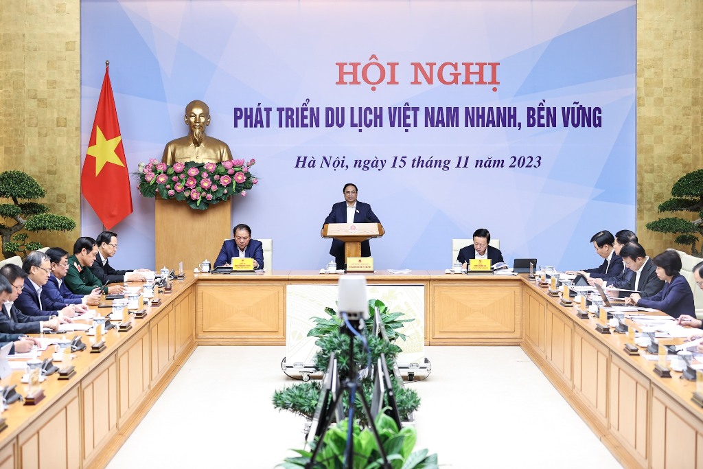 Đưa du lịch Việt Nam phục hồi mạnh mẽ và cất cánh