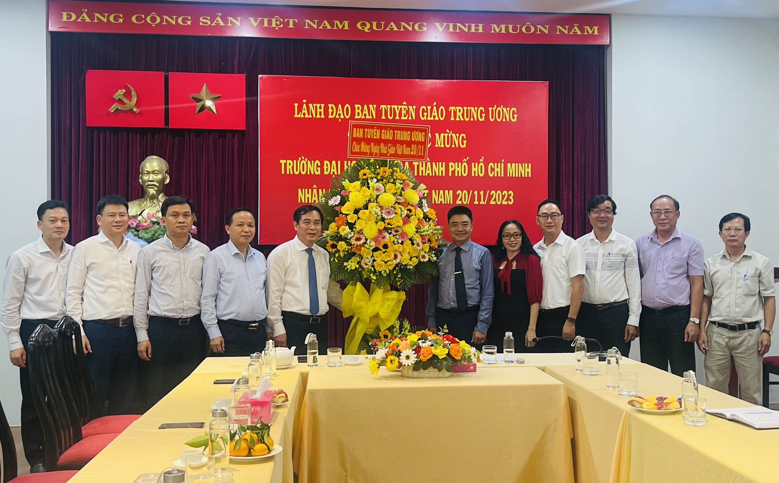 Việc đào tạo đội ngũ cán bộ văn hoá trong giai đoạn hiện nay rất quan trọng