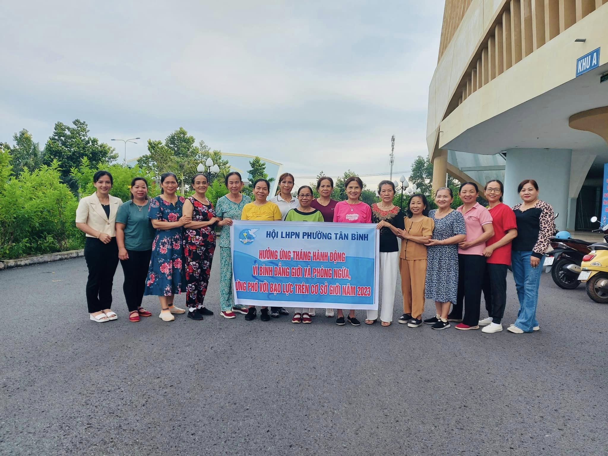 Vận động toàn xã hội chủ động, tích cực hành động vì bình đẳng giới