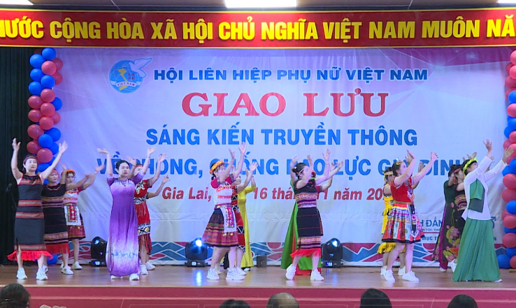 Chư Sê Chia sẻ kinh nghiệm, sáng kiến truyền thông về phòng, chống bạo lực gia đình