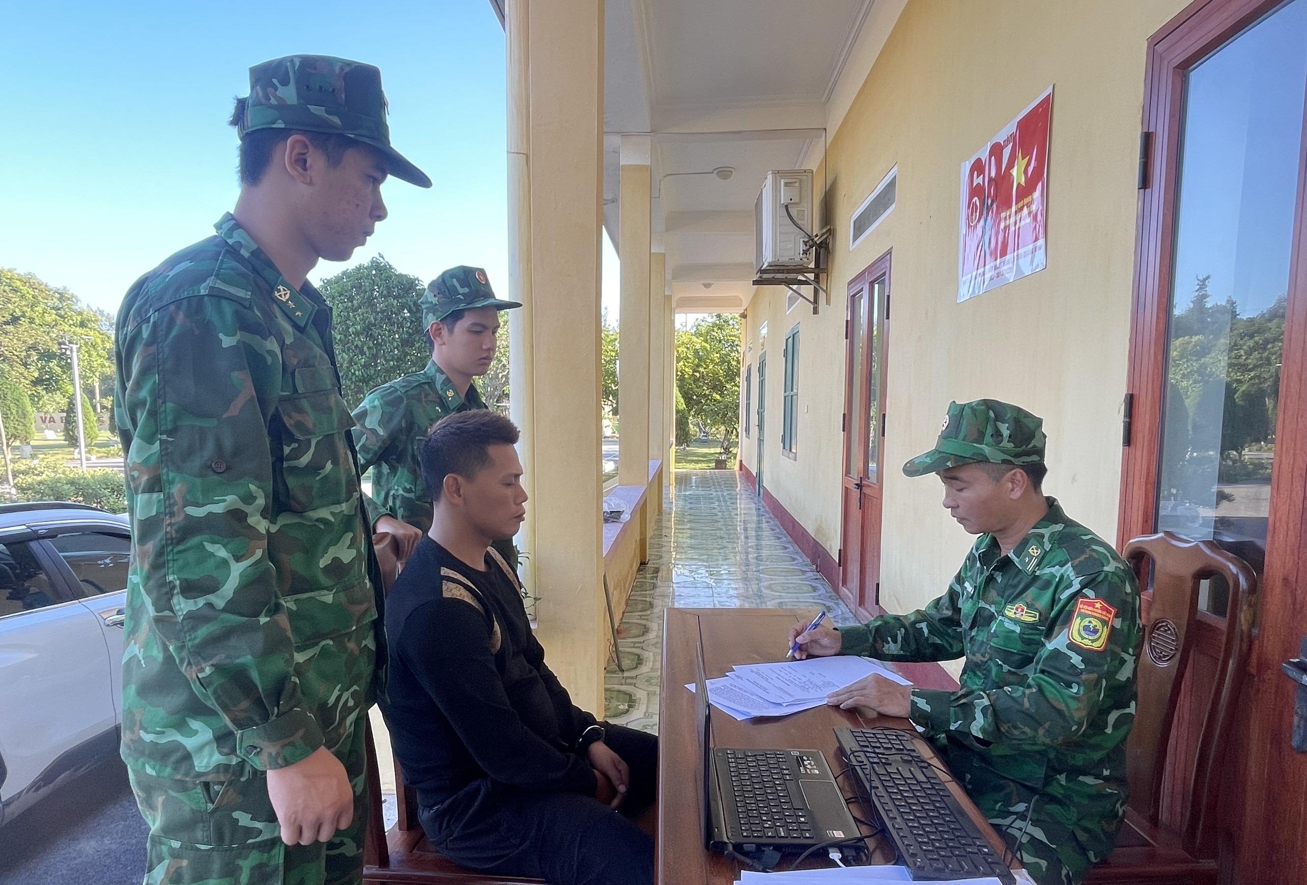 Phá đường dây đưa người nước ngoài xuất nhập cảnh trái phép