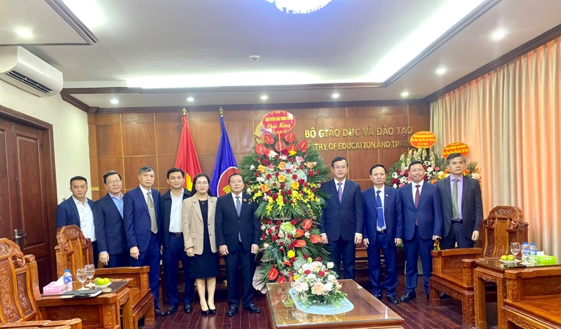 Lãnh đạo Ban Tuyên giáo Trung ương chúc mừng ngành Giáo dục nhân Ngày 20 11