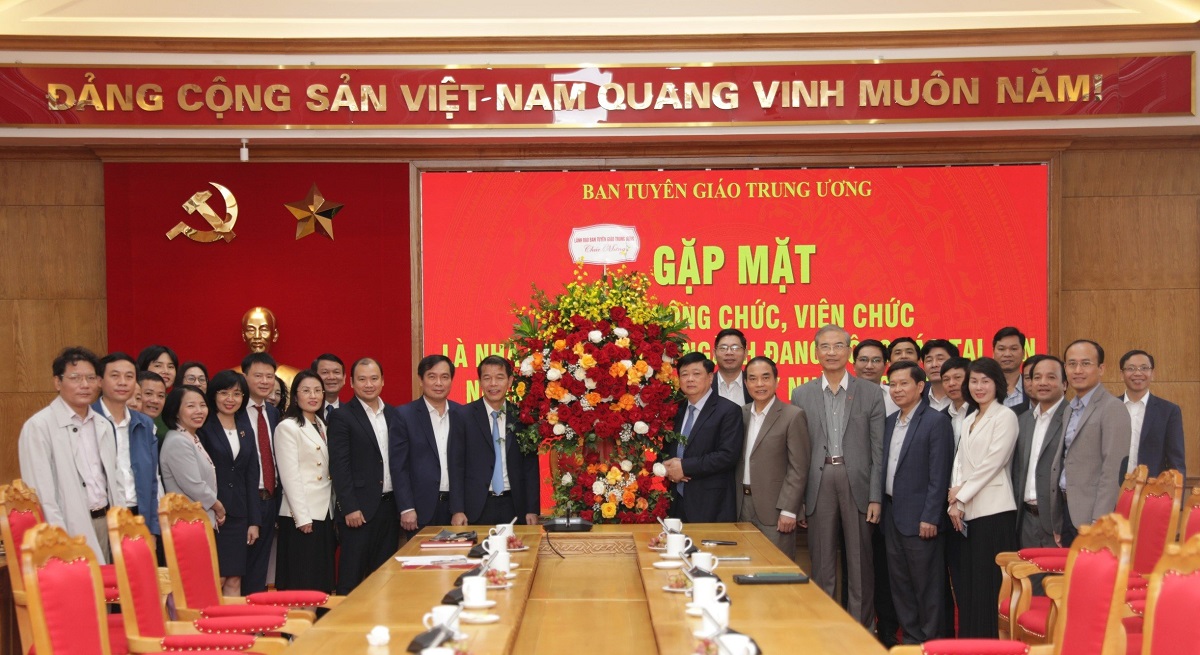 Ban Tuyên giáo Trung ương gặp mặt nhân Ngày Nhà giáo Việt Nam 20 11