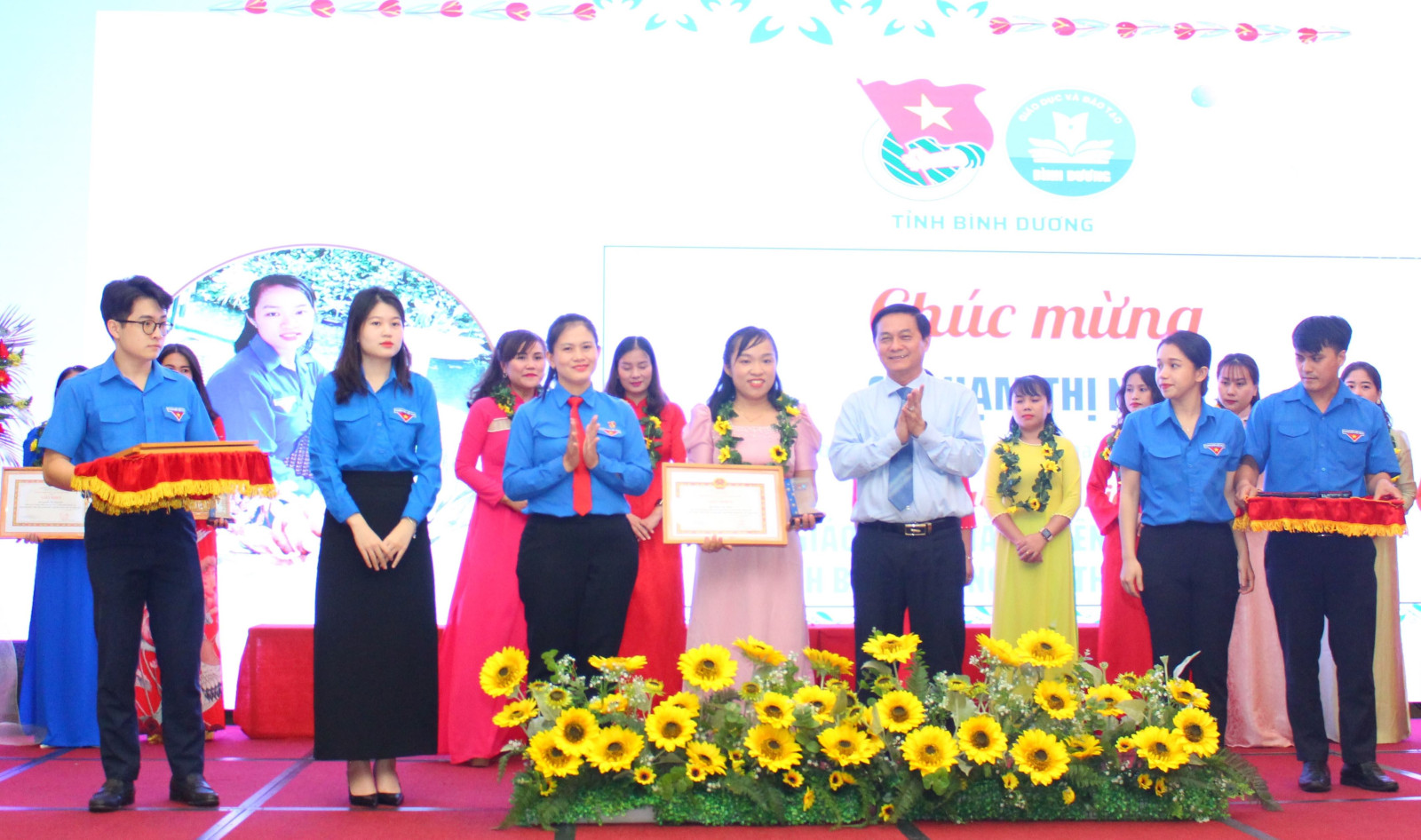 Bình Dương Tuyên dương 124 giáo viên, giảng viên trẻ tiêu biểu