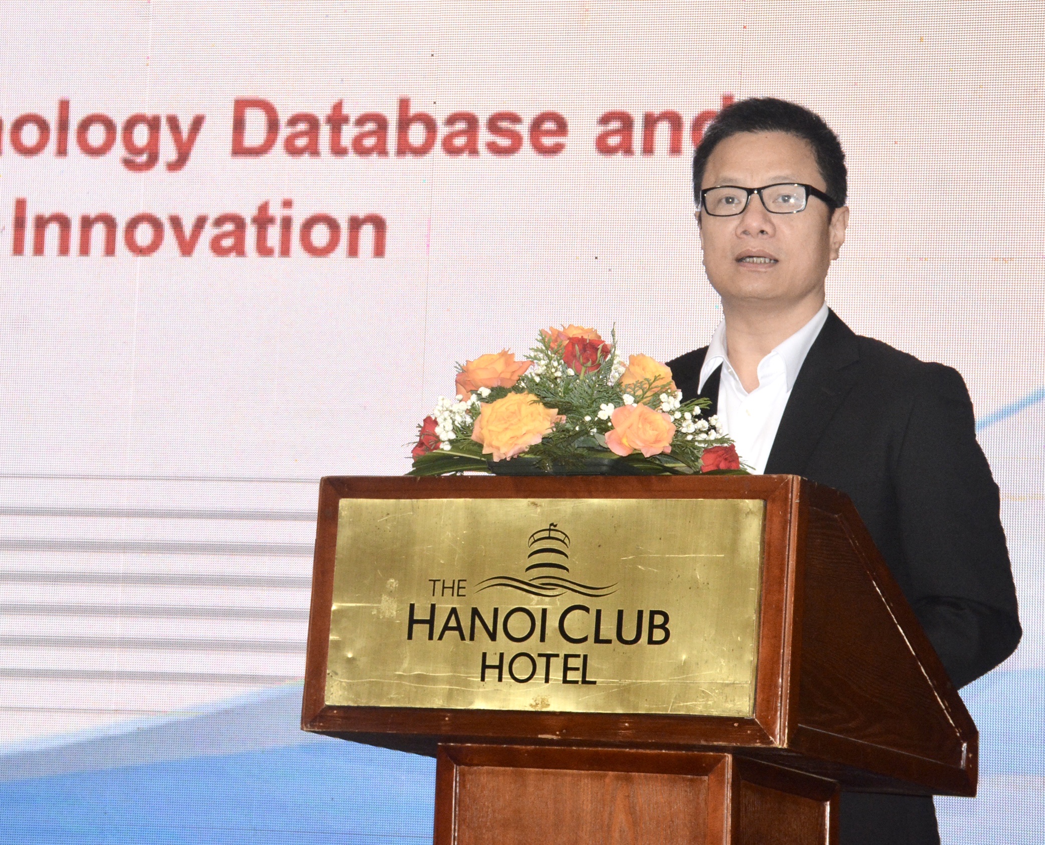 Phát triển dữ liệu quốc gia về KH CN và dịch vụ thông tin thông minh hỗ trợ đổi mới sáng tạo
