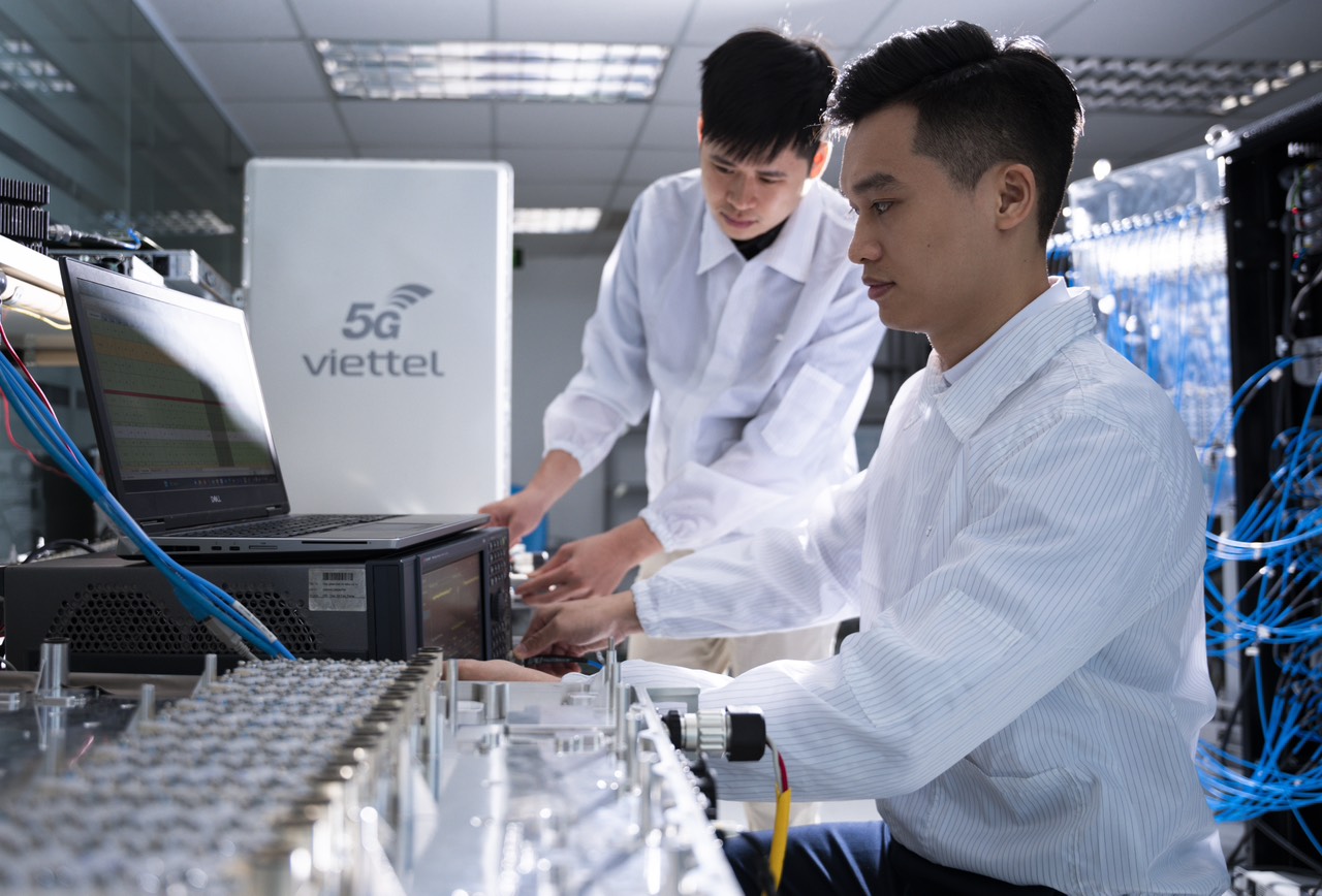 Viettel và Qualcomm triển khai thành công khối vô tuyến trạm thu phát sóng 5G
