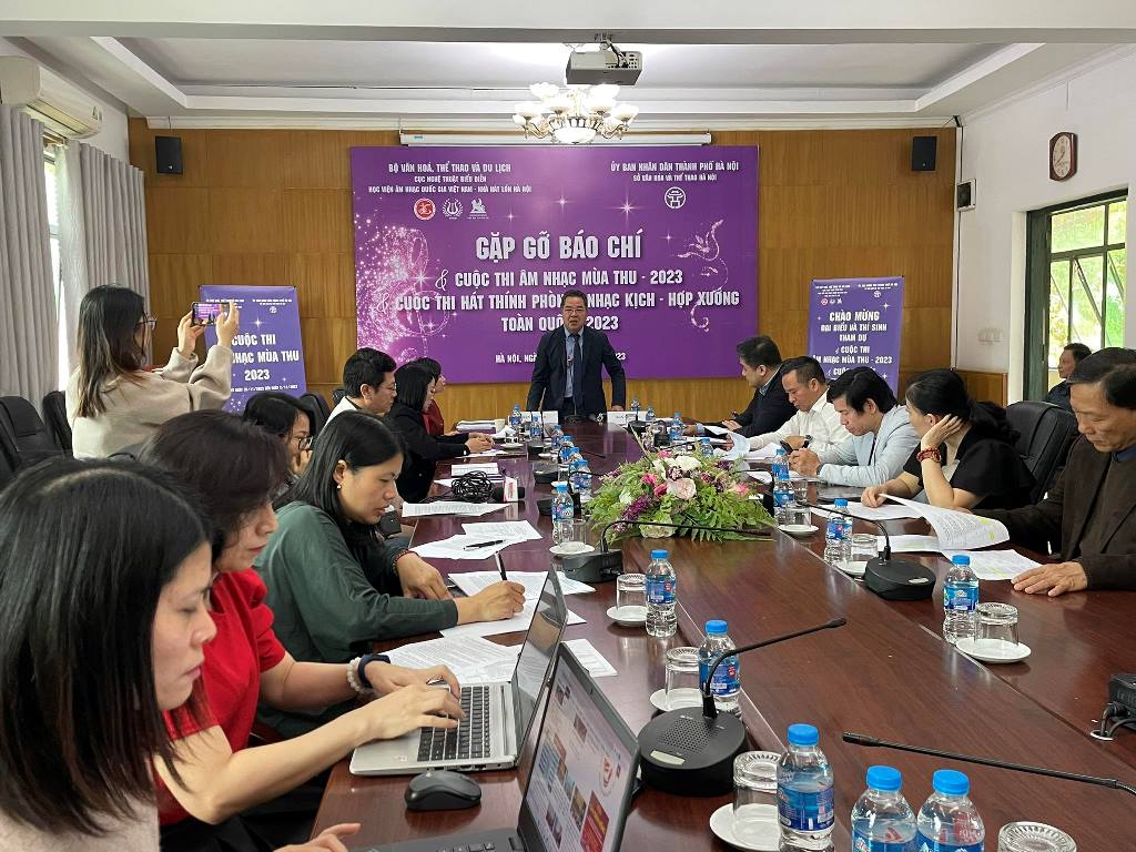 Tổ chức hai cuộc thi tìm kiếm tài năng biểu diễn âm nhạc thính phòng