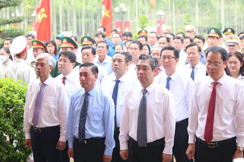 Lãnh đạo TP Hồ Chí Minh tri ân các anh hùng, liệt sĩ trong Khởi nghĩa Nam kỳ