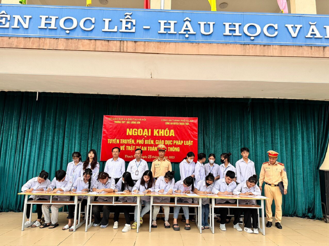 Đẩy mạnh tuyên truyền an toàn giao thông trong học đường