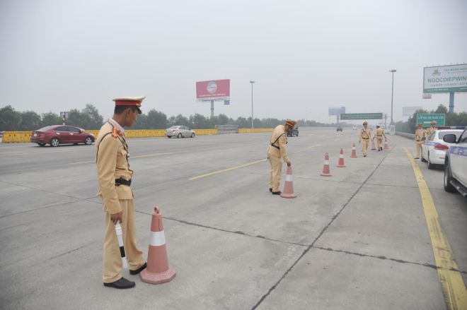 Cảnh sát giao thông được dừng phương tiện giao thông để kiểm soát trong trường hợp nào