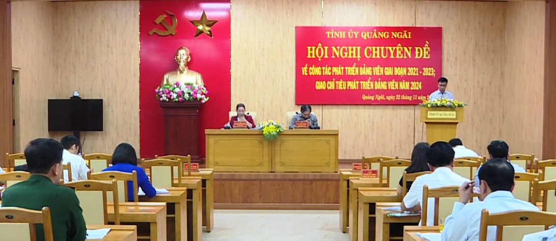 Quảng Ngãi phấn đấu kết nạp 2 100 đảng viên trong năm 2024