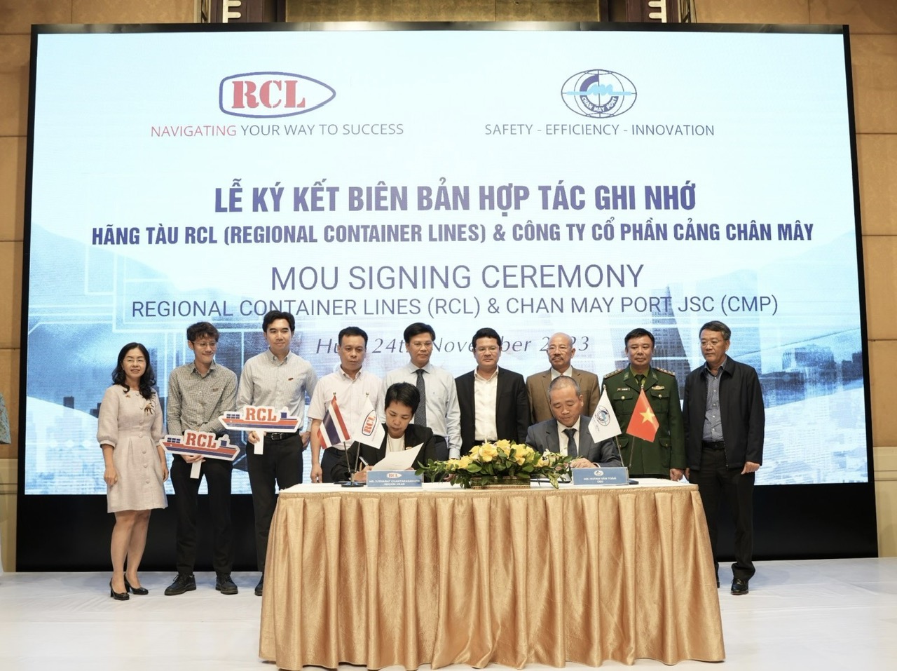 Kết nối hãng tàu - doanh nghiệp có hàng container qua Cảng Chân Mây