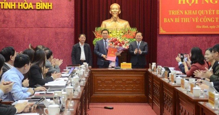 Ban Bí thư chuẩn y nhân sự tham gia Ban Thường vụ Tỉnh ủy Hòa Bình