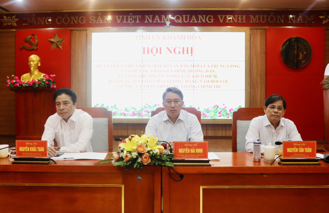 Khánh Hòa Nghiên cứu, quán triệt, triển khai văn bản mới của Trung ương