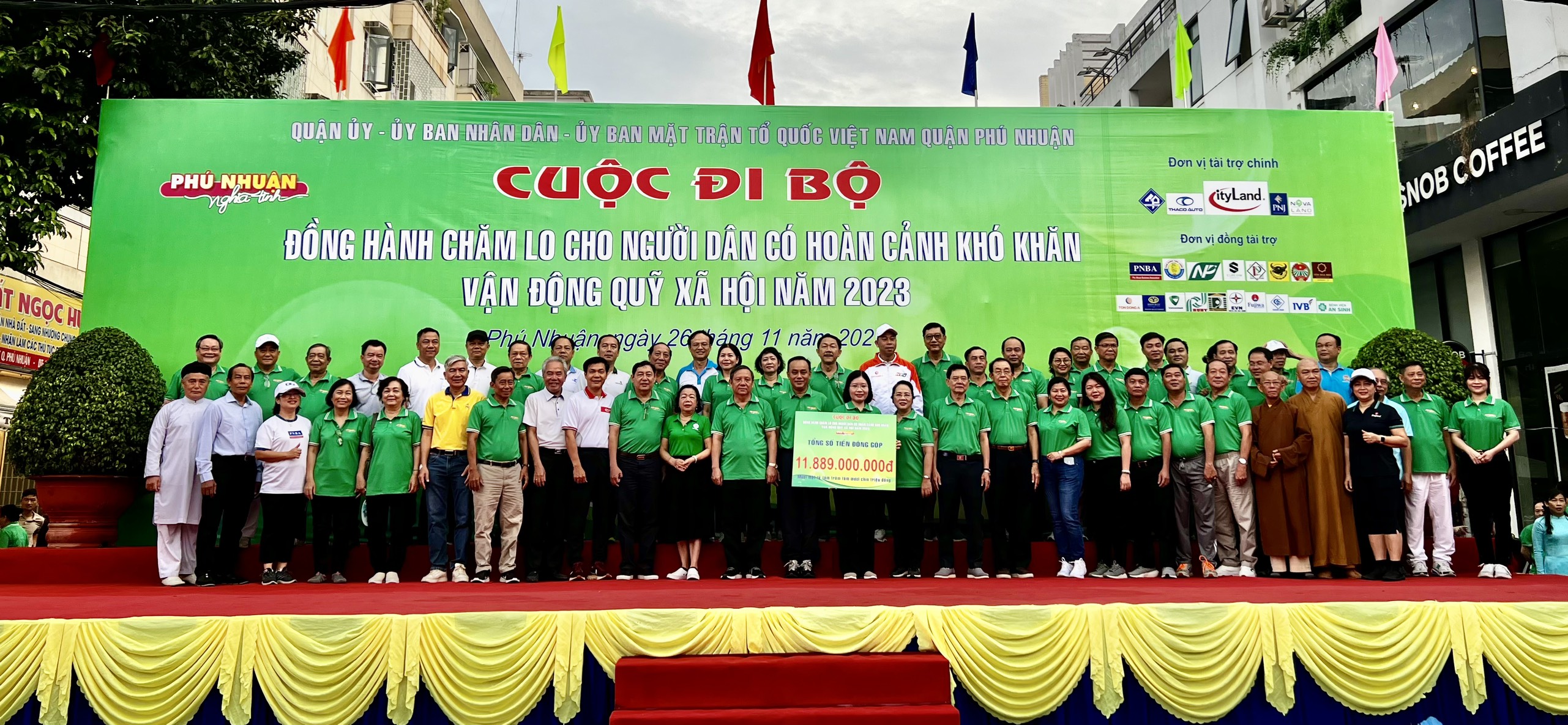 Hơn 4 000 người đi bộ “Đồng hành chăm lo cho người dân có hoàn cảnh khó khăn”