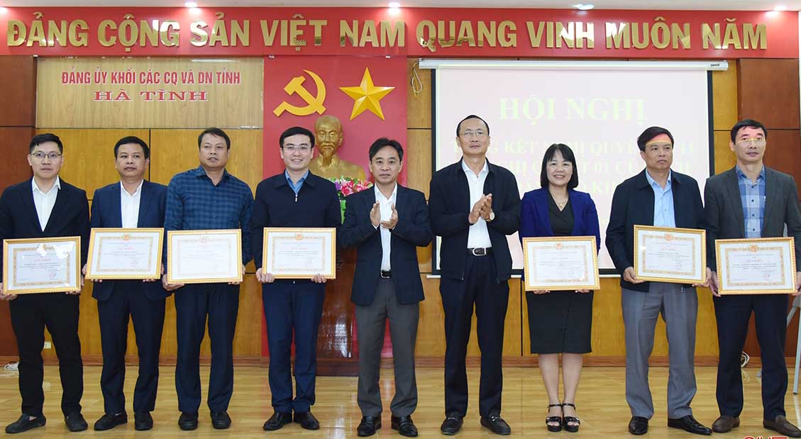 Tiếp tục đổi mới phương pháp sinh hoạt chi bộ sát với thực tiễn