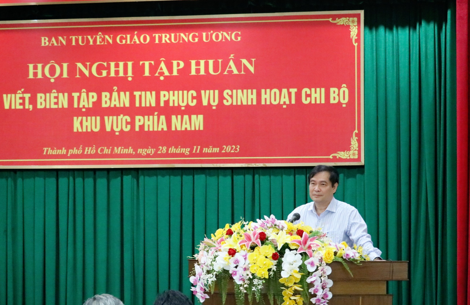 Tập huấn kỹ năng viết, biên tập bản tin phục vụ sinh hoạt chi bộ khu vực phía Nam