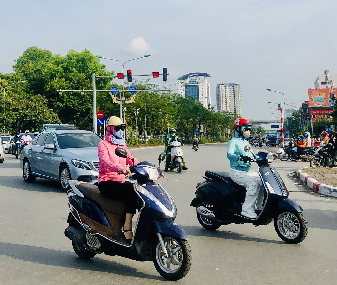 Hà Nội ngày nắng, trời se lạnh về sáng và đêm