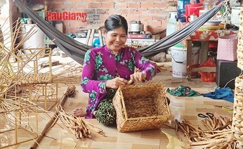 Hậu Giang nhiều mô hình giải quyết việc làm cho phụ nữ nghèo