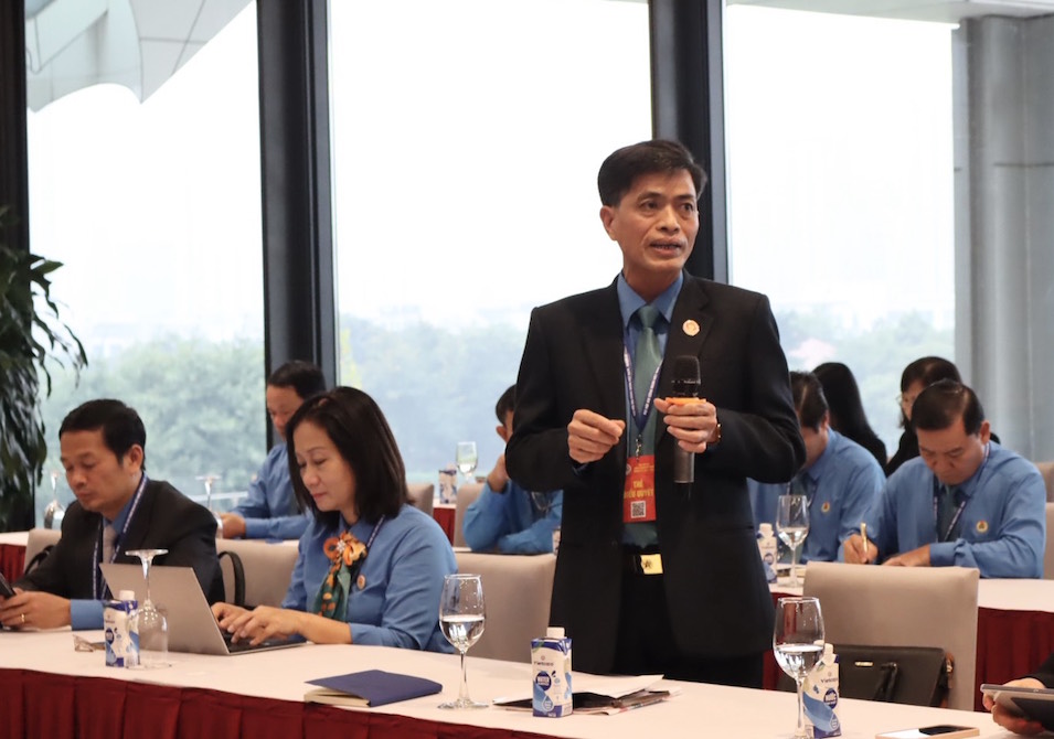 Thảo luận, góp ý vào văn kiện trình Đại hội XIII Công đoàn Việt Nam