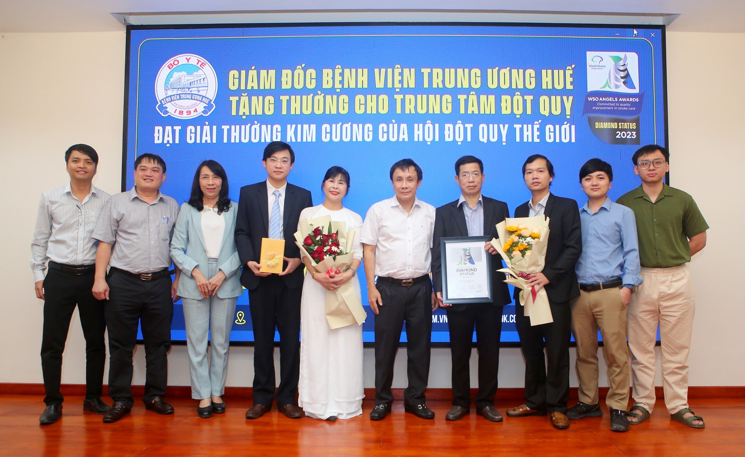 Bệnh viện Trung ương Huế lần đầu tiên được trao tặng giải thưởng Diamond