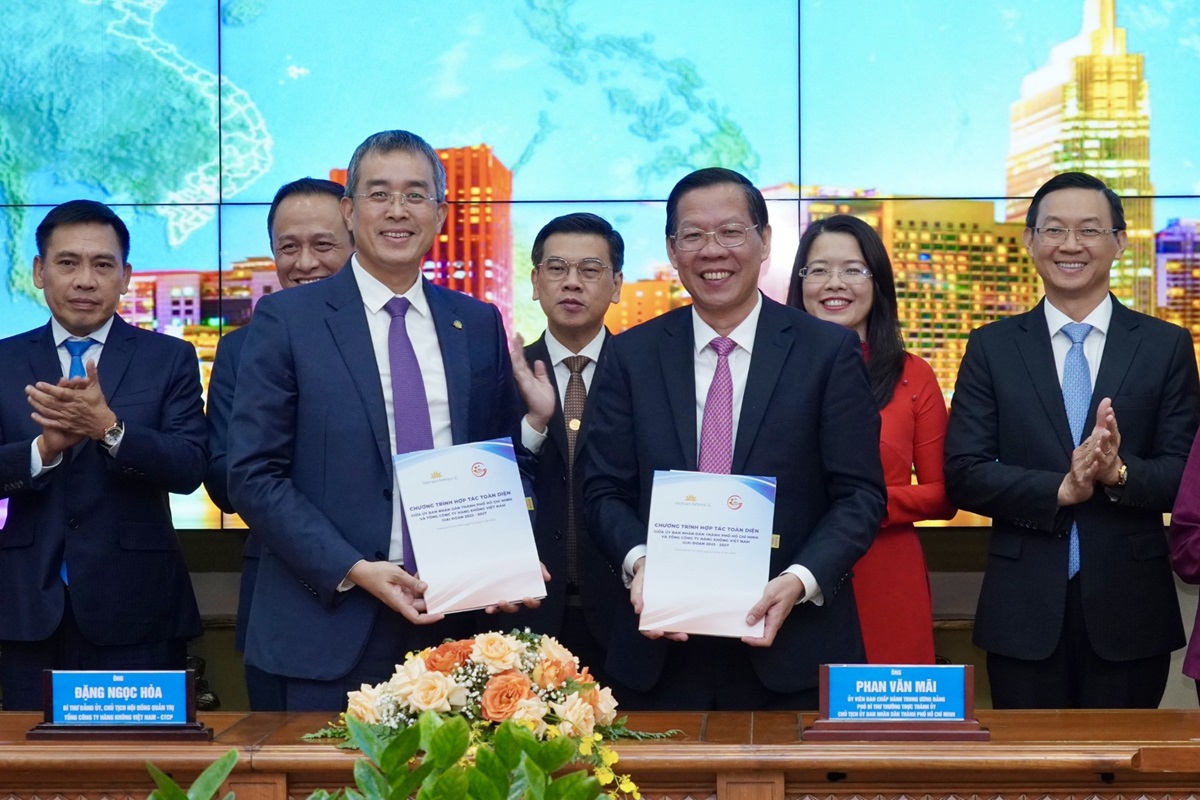 UBND TP Hồ Chí Minh hợp tác toàn diện với Vietnam Airlines