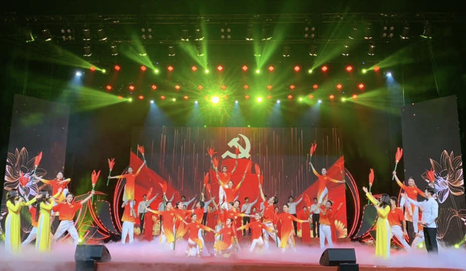 Chào mừng thành công Đại hội XIII Công đoàn Việt Nam