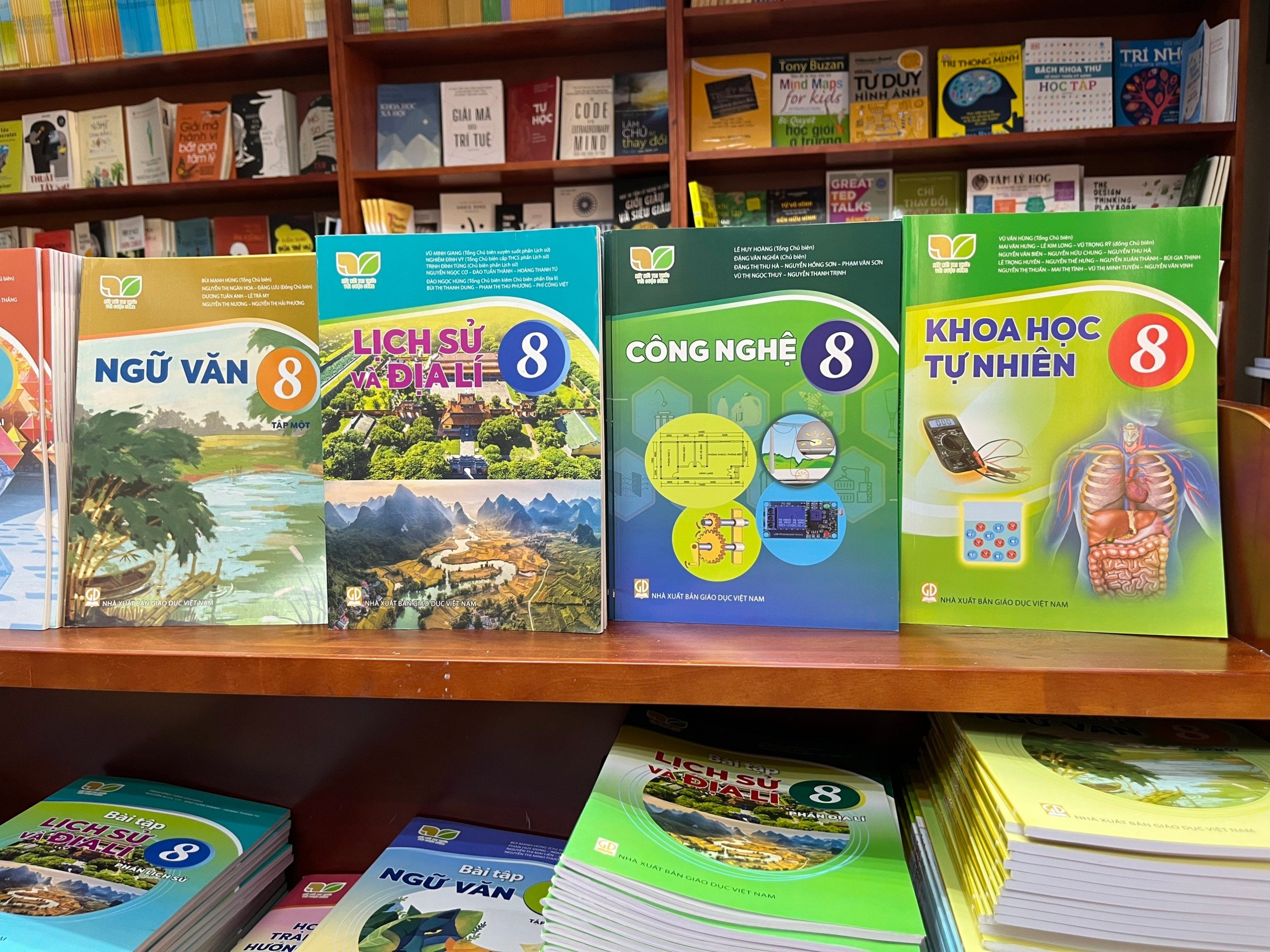 Nỗ lực cung ứng sách giáo khoa đảm bảo số lượng và chất lượng