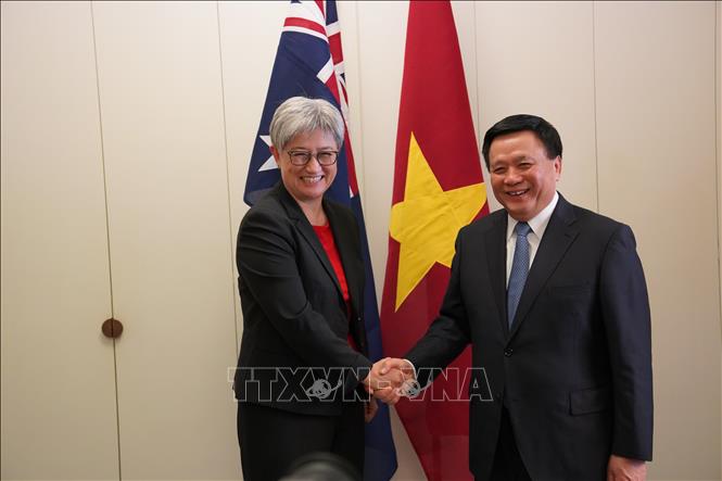 Đoàn đại biểu cấp cao Đảng Cộng sản Việt Nam thăm và làm việc tại Australia