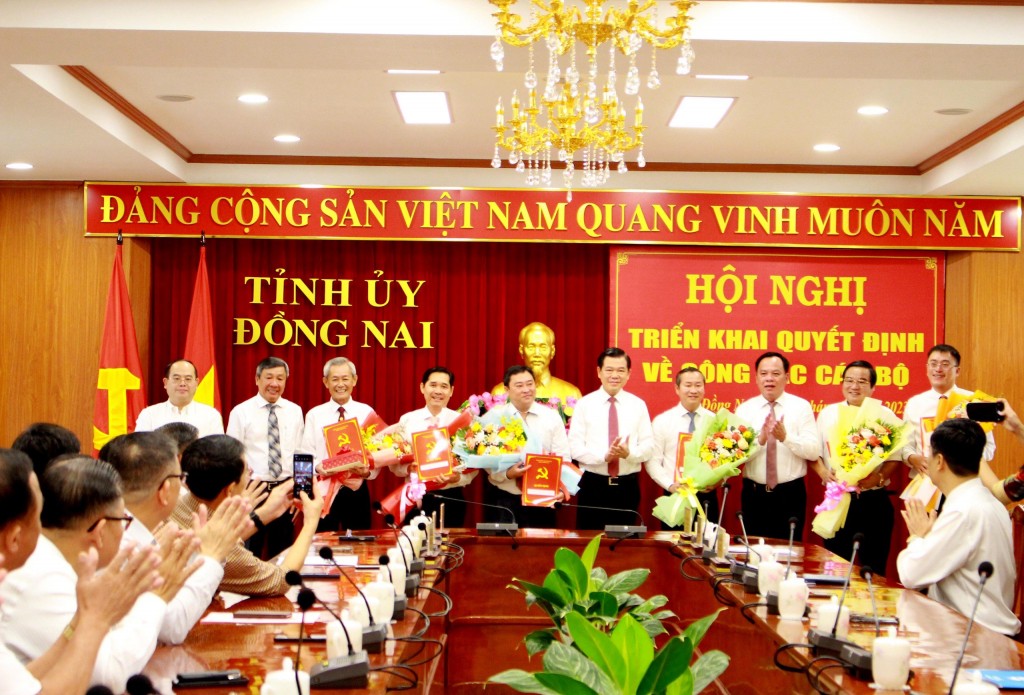 Tỉnh Đồng Nai công bố các quyết định về công tác cán bộ