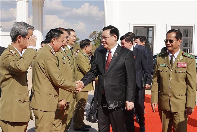 Chủ tịch Quốc hội Vương Đình Huệ thăm Học viện Chính trị Công an Lào