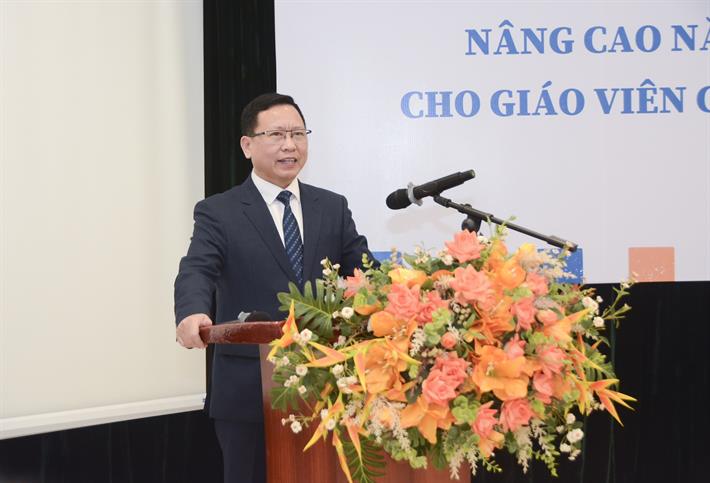Nâng cao năng lực tư vấn tâm lí học đường cho giáo viên chủ nhiệm