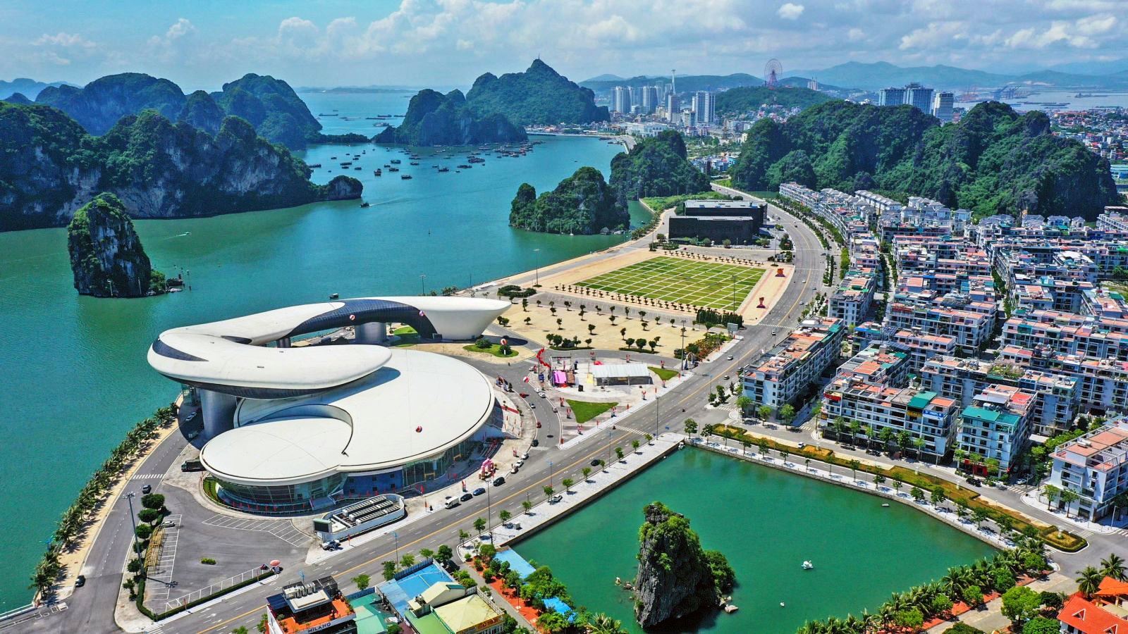 “Hạ Long - Hành trình phát triển, khát vọng rồng bay”