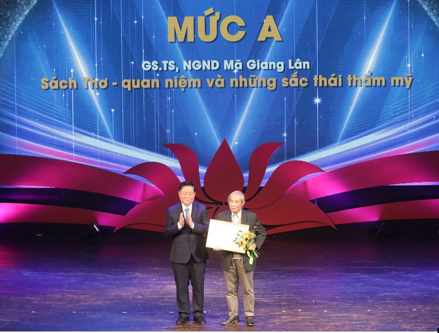 Trao Tặng thưởng cho 19 tác phẩm lý luận, phê bình văn học, nghệ thuật xuất bản năm 2022