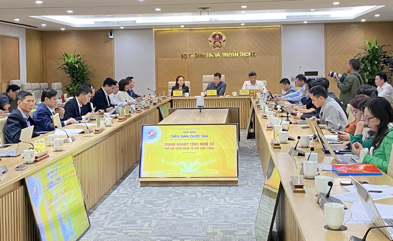 Diễn đàn quốc gia phát triển doanh nghiệp công nghệ số diễn ra ngày 11 12 tại Quảng Ninh