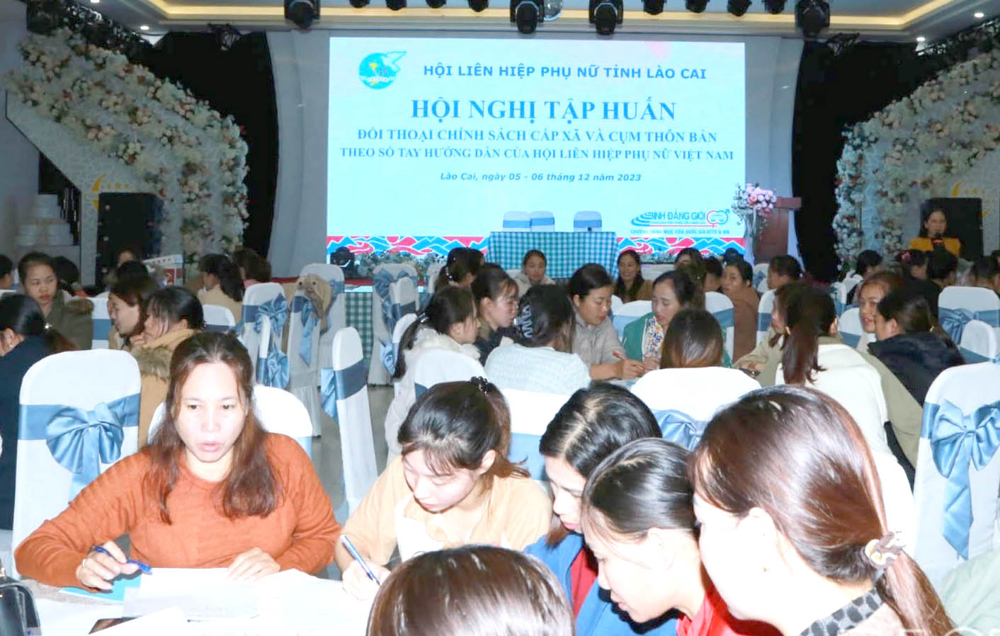 Tập huấn đối thoại chính sách về bình đẳng giới cho hơn 100 đại biểu