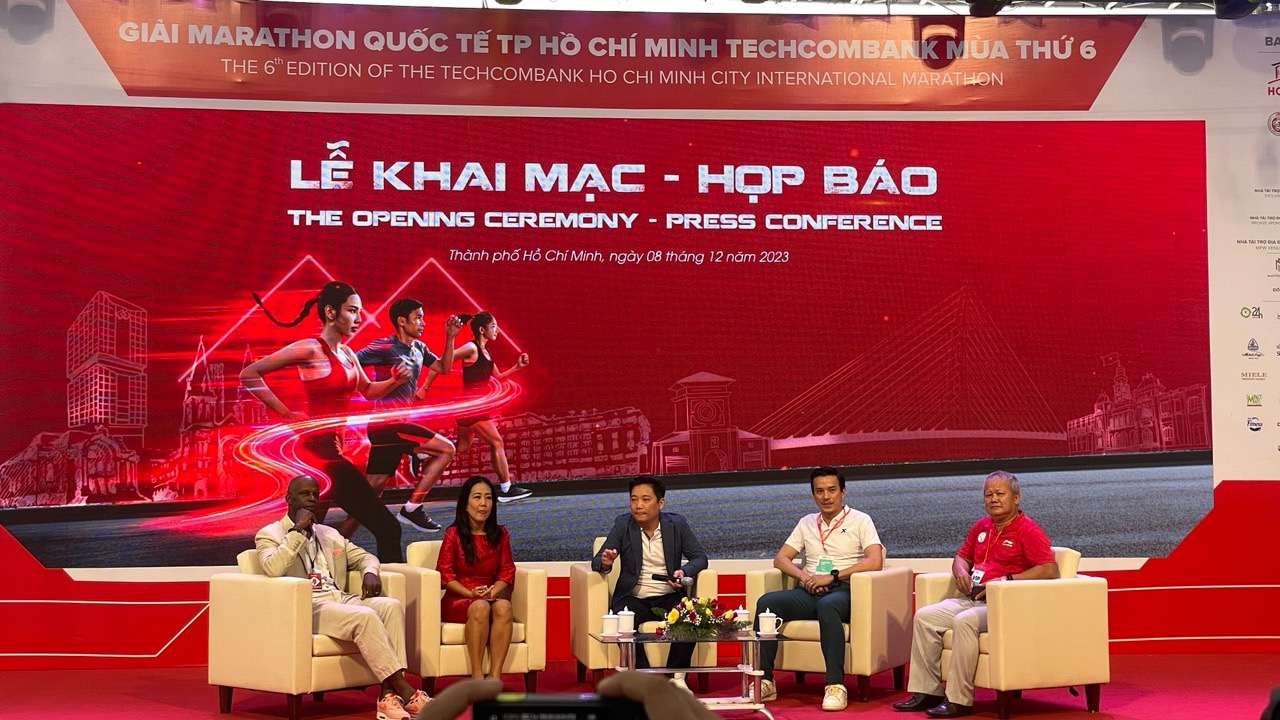 Hơn 15 000 vận động viên tham gia giải chạy Marathon quốc tế Techcombank mùa 6