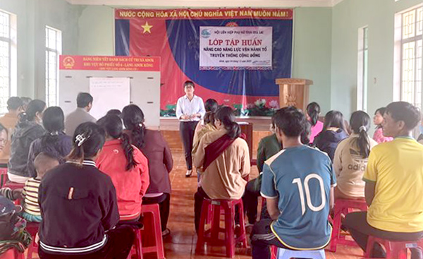 Gia Lai Nâng cao kỹ năng cho Tổ truyền thông cộng đồng vận động người dân xóa các định kiến và khuôn mẫu giới