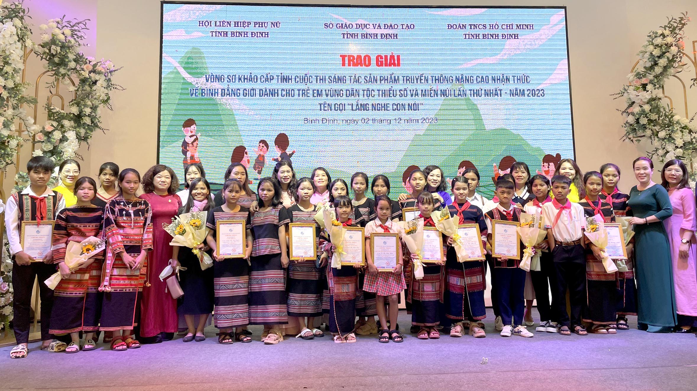 Bình Định Trao giải Cuộc thi sáng tác sản phẩm truyền thông về bình đẳng giới cho trẻ em vùng dân tộc thiểu số