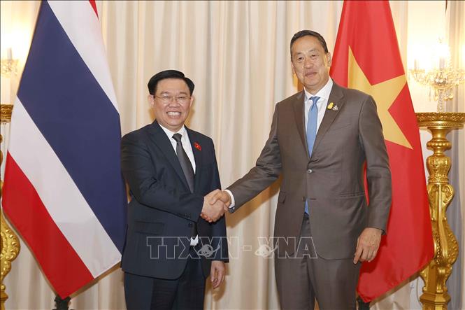 Chủ tịch Quốc hội Vương Đình Huệ hội kiến Thủ tướng Thái Lan Srettha Thavisin